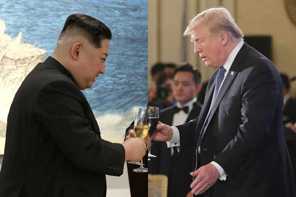 지난해 4월 1차 남북정상회담 당시 건배하는 김정은 위원장(왼쪽). 2017년 국빈방문에서 콜라로 건배하는 트럼프 대통령(오른쪽). (사진=뉴시스)