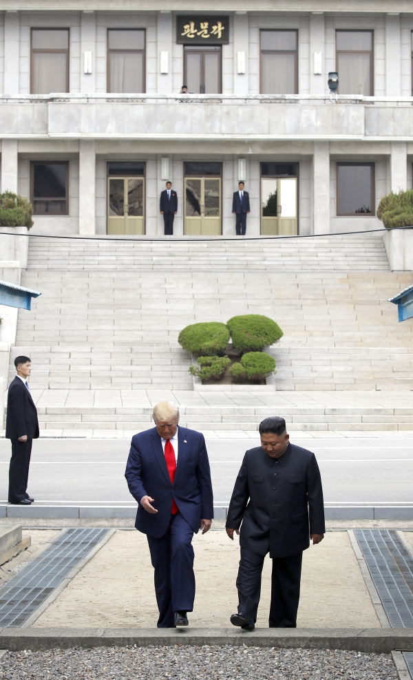 현직 미국 대통령 사상 최초로 북한 땅 밟은 트럼프 대통령. (사진=뉴시스)