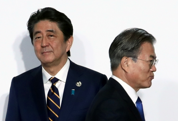 문재인 대통령과 아베 신조 일본 총리. (사진=뉴시스)