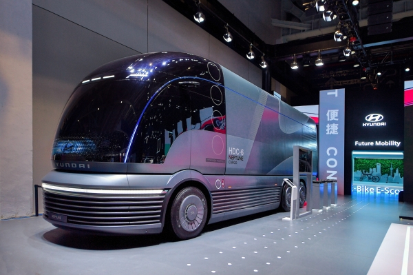제2회 중국 국제 수입박람회에 전시된 현대차의 수소 전용 대형 트럭 콘셉트 '넵튠'.