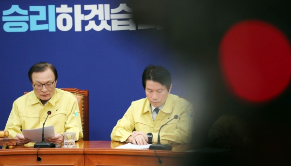 더불어민주당 이해찬(왼쪽) 대표와 이인영 원내대표. (사진=뉴시스)