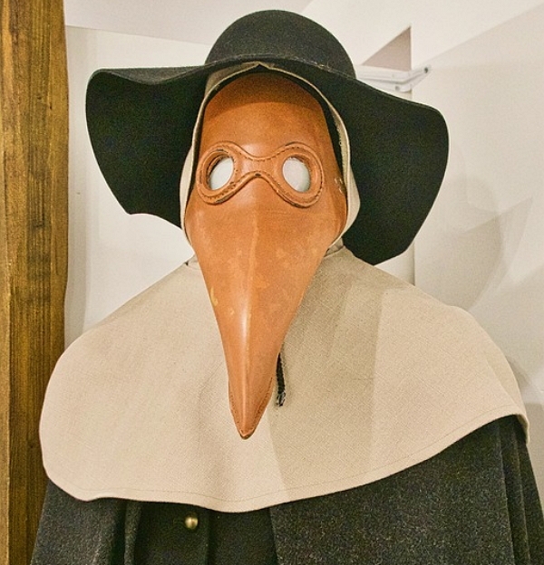 중세 유럽 흑사병을 상징하는 새 부리 모양의 마스크. 의료진이 착용했다고 전해진다. (사진=픽사베이)