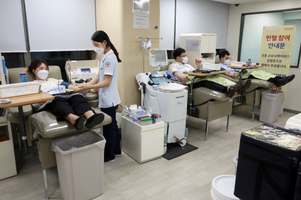 삼표그룹 임직원들이 2일 종로 헌혈의 집 광화문센터에서 헌혈봉사를 진행했다. (사진=삼표그룹 제공)