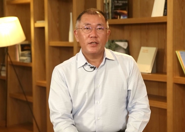 정의선 현대차그룹 수석부회장이 SOVAC 축하 영상 메시지를 보내고 있다. (사진=SK 제공)