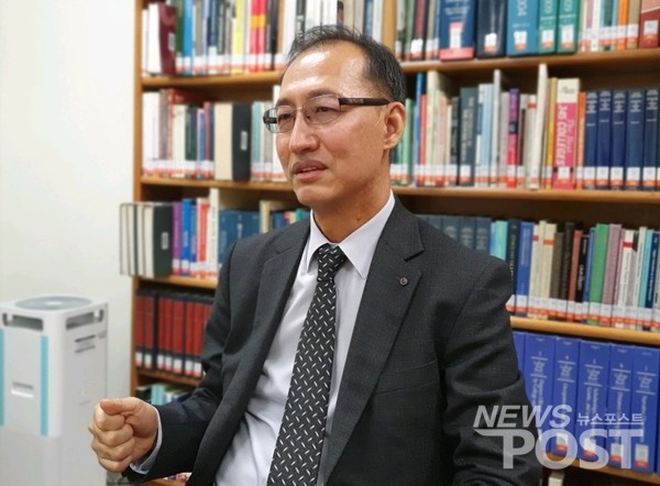 교비회계 다각화 방안을 정부가 제시해야 한다고 설명하는 백정하 소장. (사진=뉴스포스트 이상진 기자)