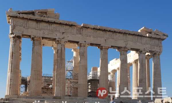 2018년 당시 복원 공사 중인 그리스 아테네 파르테논 신전. (사진=뉴스포스트 이상진 기자)
