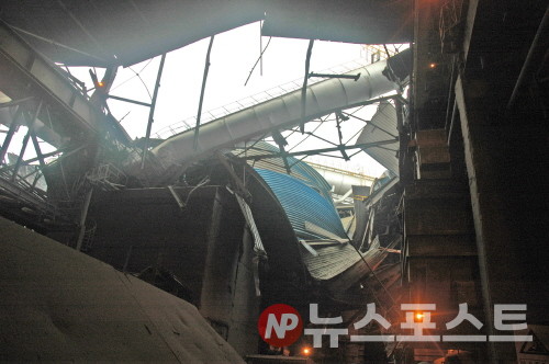 2008년 7월 26일 발생한 현대제철소 포항 소형제강공장 폭발사고 현장. (사진=뉴스포스트DB)