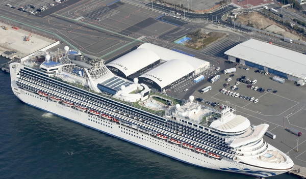 지난 1월 코로나19 집단 감염이 발생한 초대형 크루즈 여객선 다이아몬드 프린세스호. (사진=AP/뉴시스)