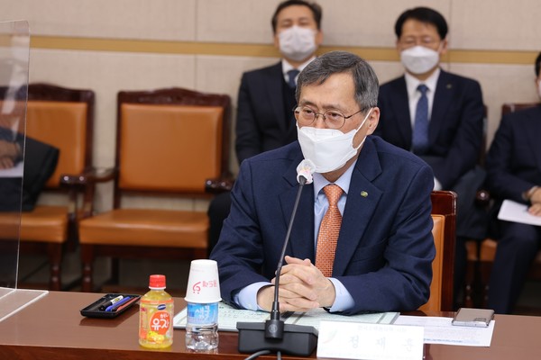 정재훈 한수원 사장이 협약식에 참석해 인사말을 하고 있다. (사진=한국수력원자력 제공)