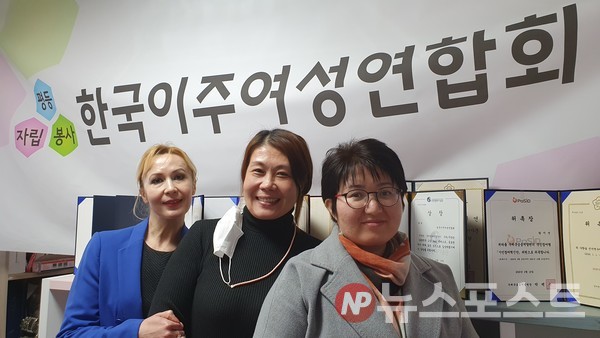 인터뷰에 응한 한국이주여성들은 한국에서의 삶에 대체로 만족한다고 설명했다. 왼쪽부터 이유진 씨, 왕지연 씨, 나즈굴 씨. (사진=뉴스포스트 이상진 기자)