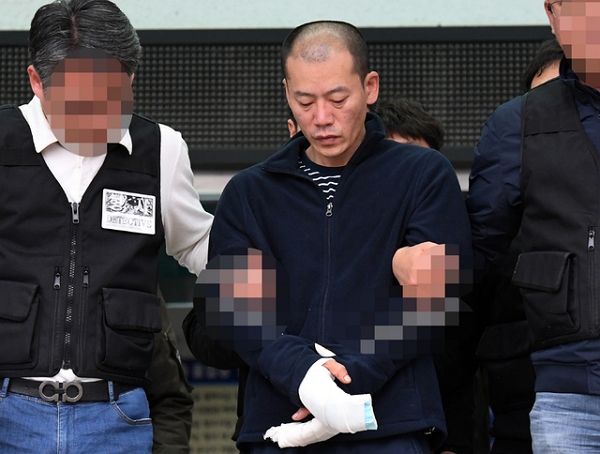 지난 2019년 4월 안인득이 경남 진주의 한 아파트에서 방화 살인을 저질러 22명의 사상자가 발생했다. 안인득은 같은 아파트에 거주하는 미성년 여학생을 지속적으로 괴롭혔다는 증언이 있다. (사진=뉴시스)