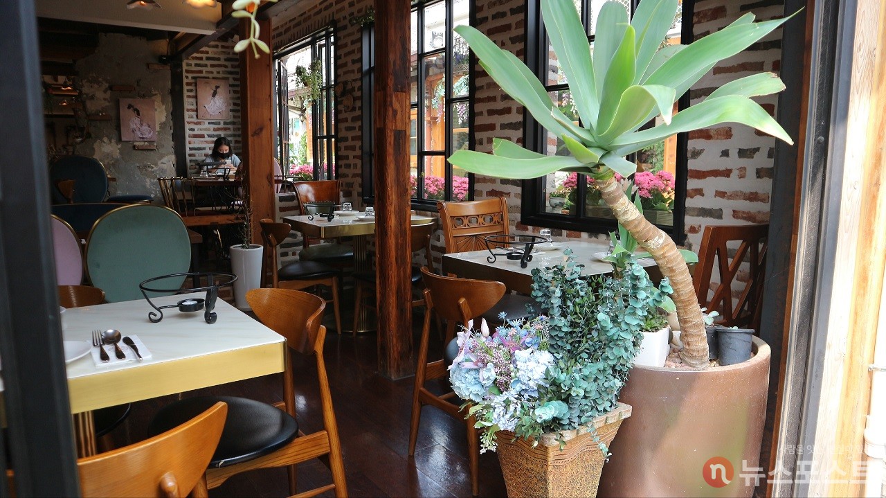 (2021. 05. 19) 익선동 한옥마을의 카페. (사진: 뉴스포스트 강대호 기자)
