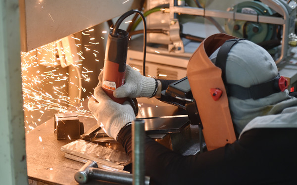 오는 7월 1일 ‘주52시간제’ 도입을 놓고 기대와 우려가 엇갈리고 있다. 기사 내용과 관련 없는 사진. (사진=뉴시스)