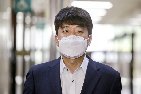 이준석 국민의힘 대표가 13일 서울 여의도 국회에서 현안 관련 질의에 답변하고 있다. (사진=공동취재사진)