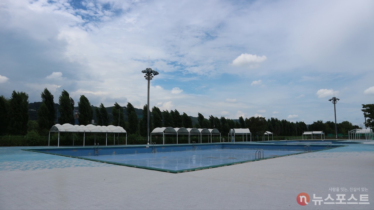 (2021. 07. 19) 광나루 한강공원의 수영장. (사진: 뉴스포스트 강대호 기자)
