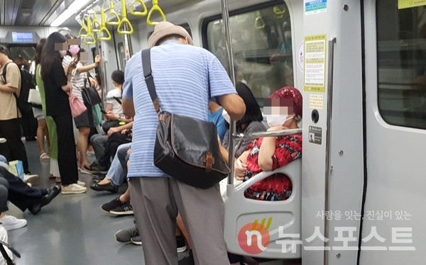 지난 20일 서울 지하철 우이·신설선에서 임산부석을 놓고 언쟁이 벌어졌다. (사진=뉴스포스트 이해리 기자)