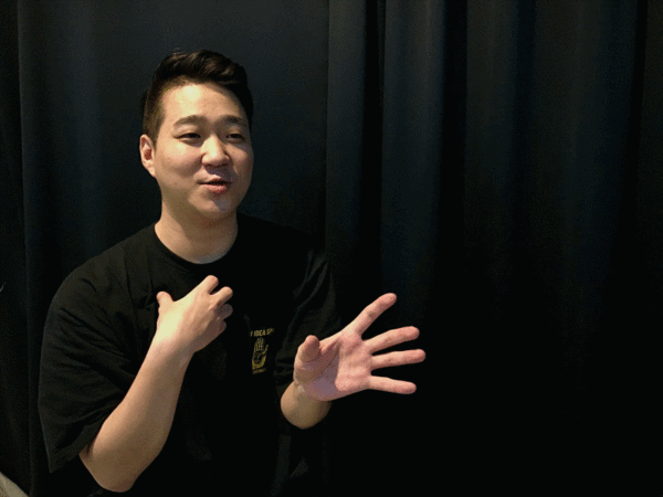 코미디 마임으로 시민들에게 다가가고 싶다고 말한 이명찬 마임이스트. (사진=뉴스포스트 이상진 기자)