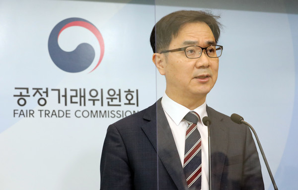 공정위는 지난해 네이버의 자사우대행위에 대해 시정명령과 과징금을 각각 부과했다. (사진=뉴시스)