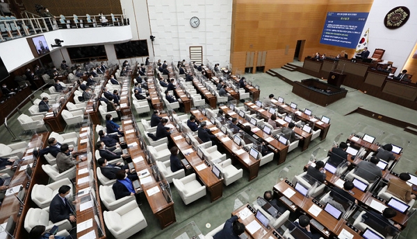 지난달 31일 서울시의회는 서울 중구 시의회에서 304회 임시회를 개최하고 2022년도 서울시 예산안과 기금운용계획안을 최종 의결했다. (사진=뉴시스)