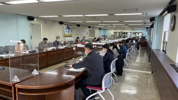 지난해 10월 서울 종로구 서울시교육청에서 느린학습자 교육 정상화를 위한 간담회가 열렸다. (사진=느린학습자시민회 제공)