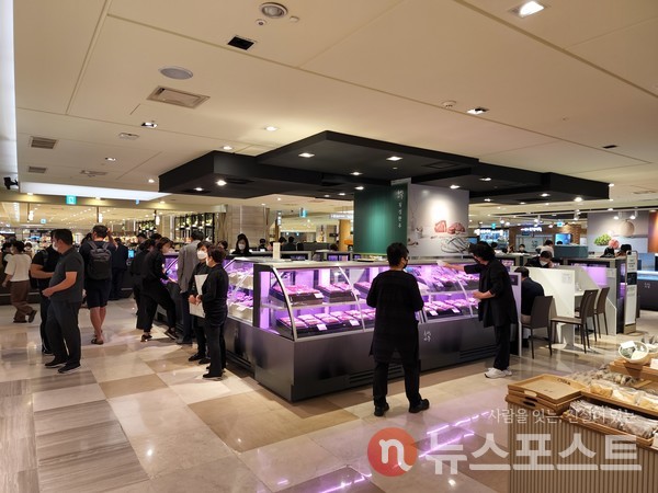 롯데백화점 본점에 추석선물세트 상품이 진열되어 있다. (사진=뉴스포스트 홍여정 기자)