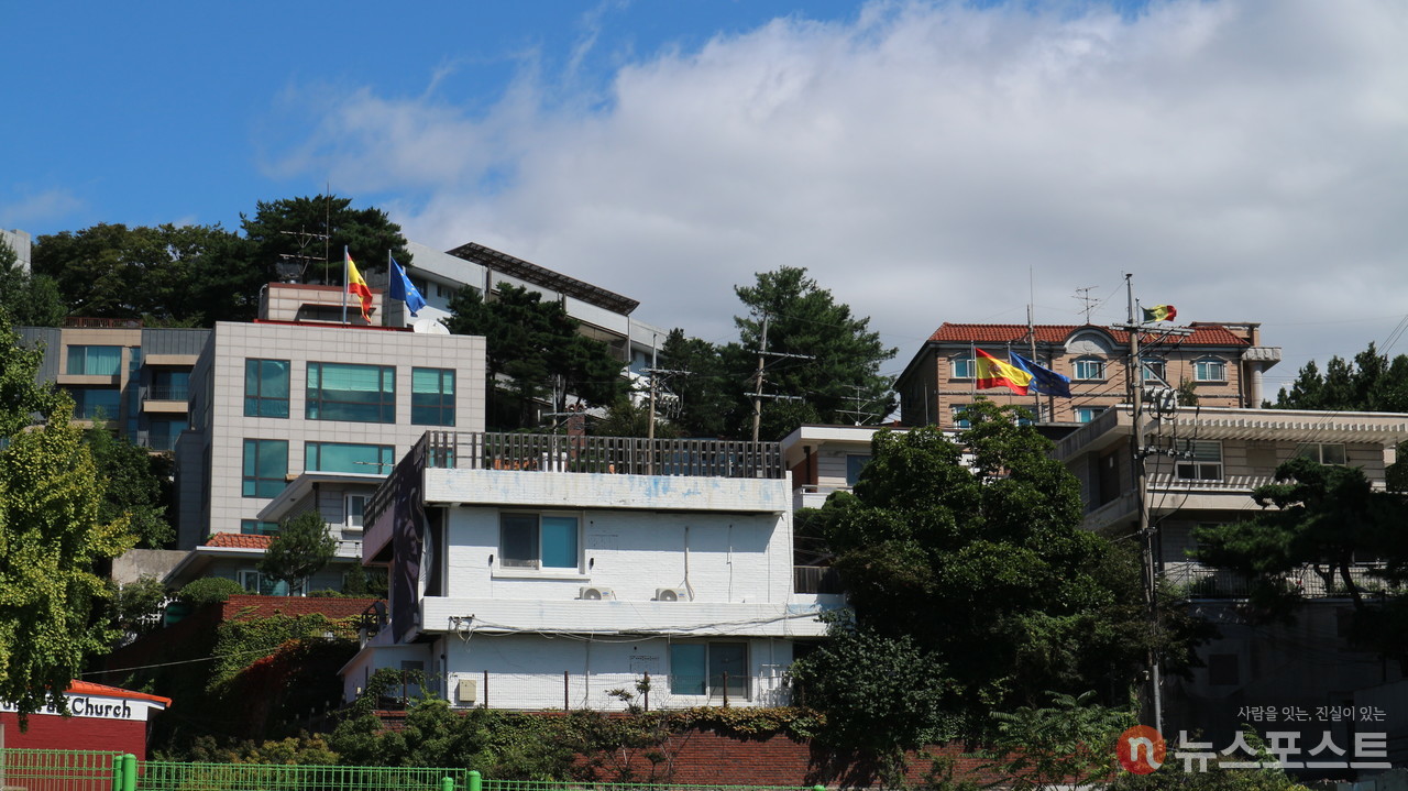 한남대로변 스페인 대사관. (사진: 뉴스포스트 강대호 기자)
