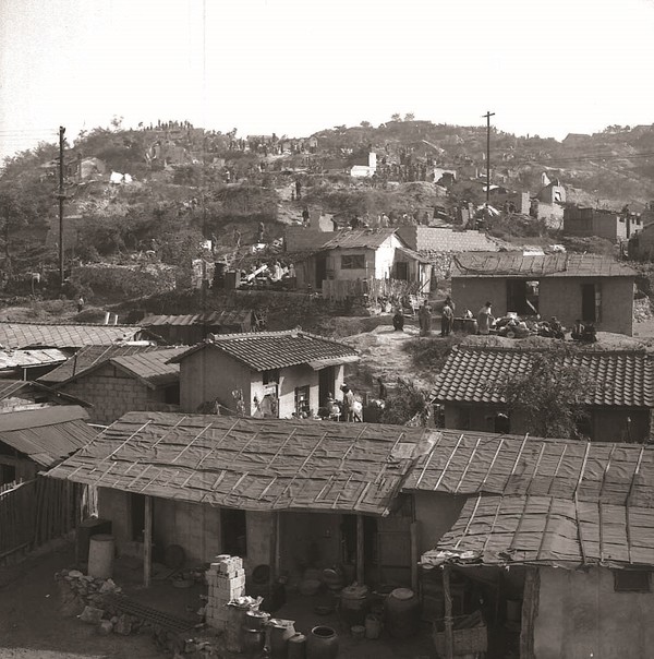 한남동 판자촌의 모습(1964) (사진: 서울역사아카이브)