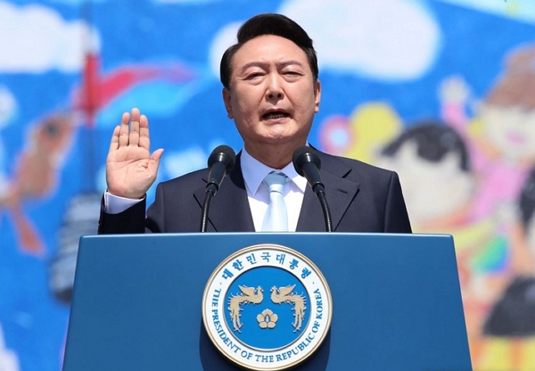 지난 5월 10일 윤석열 대통령이 서울 여의도 국회에서 열린 제20대 대통령 취임식에서 돌출 무대로 나와 취임선서를 하고 있다. (사진=뉴시스)