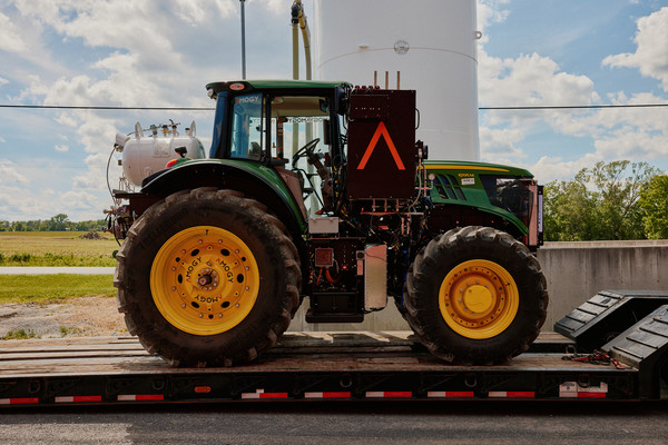 Amogy가 암모니아 기반 수소 연료전지 시스템을 적용해 실증을 진행했던 트랙터. 사진=SK이노베이션