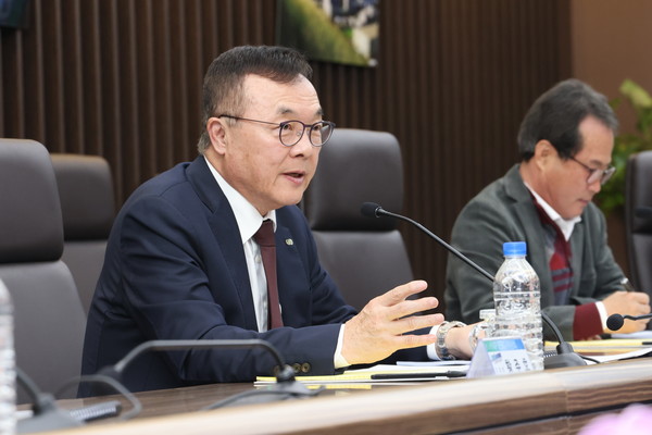 황주호 사장이 ESG위원회에서 발언하고 있다. (사진=한수원)