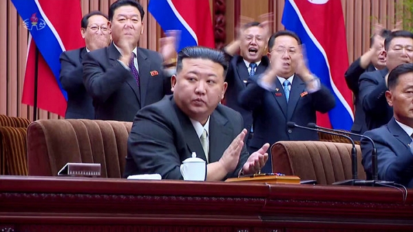 북한 김정은 국무위원장이 지난 26~27일 평양 만수대의사당에서 열린 최고인민회의에 참석한 모습. (사진=조선중앙TV 캡쳐)