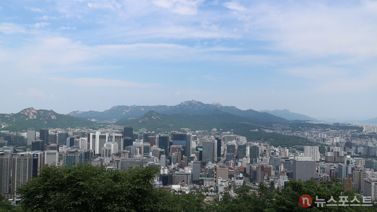 남산에서 바라본 서울 강북 도심. (사진=뉴스포스트 강대호 기자)
