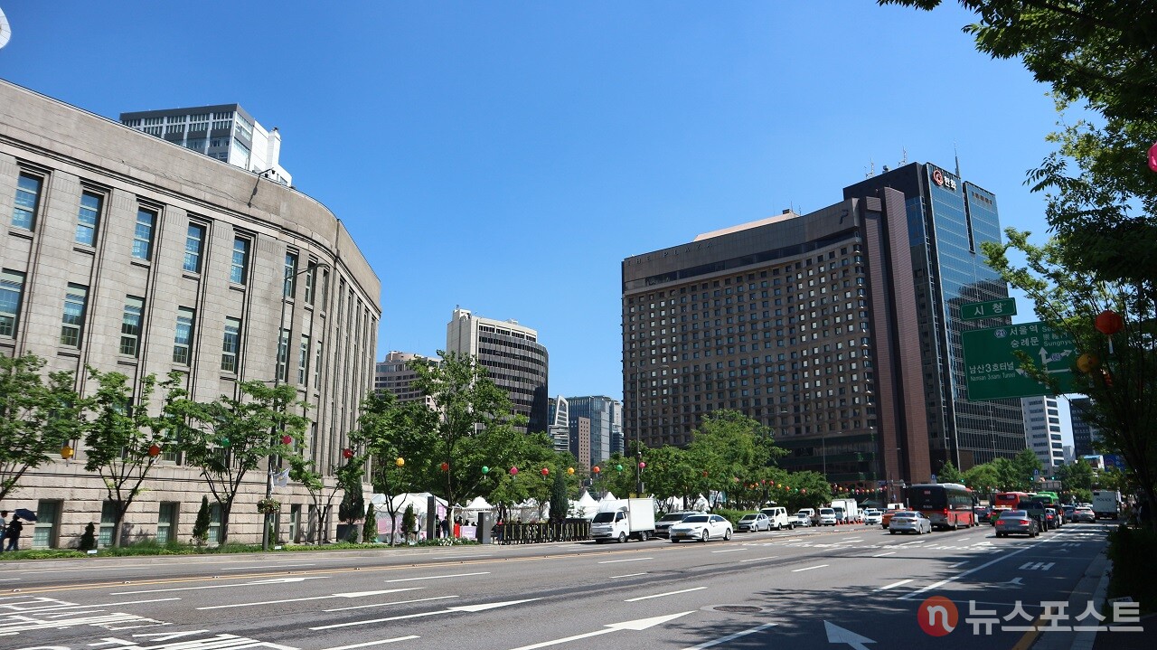 서울시청과 플라자호텔. (사진=뉴스포스트 강대호 기자)