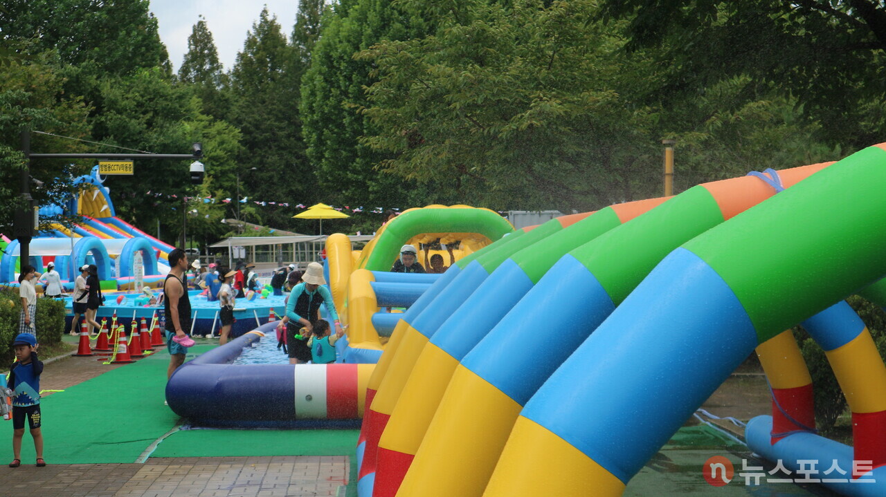 (2024. 07. 31) 동작주차공원에는 다양한 물놀이 시설을 갖췄다. (사진=뉴스포스트 강대호 기자)
