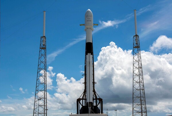스페이스X의 재사용 발사체 '팰컨 9(Falcon 9)'