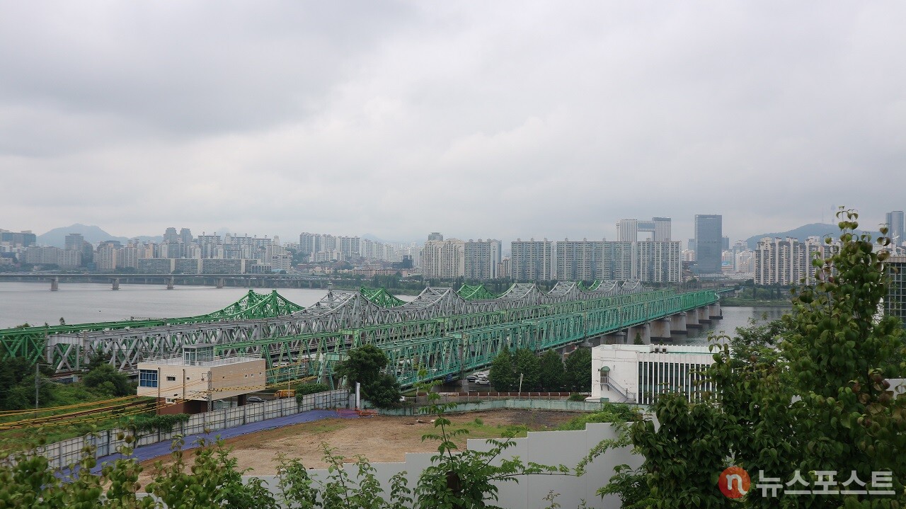 한강철교. 국가등록문화재 제250호로 지정되었다. (사진=뉴스포스트 강대호 기자)