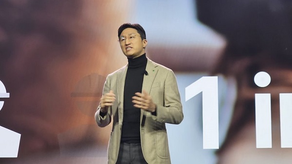 정기선 HD현대 부회장이 'CES 2024'에서 기조연설을 진행하고 있다. (사진=뉴시스)