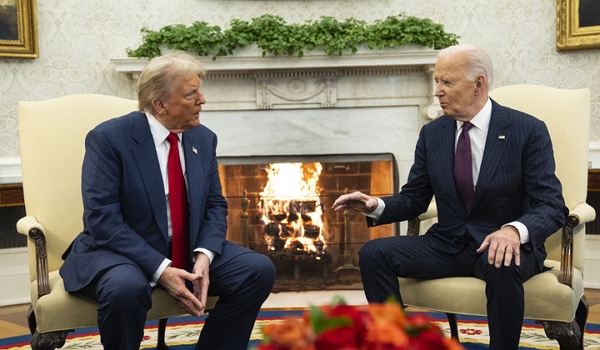지난 13일(현지 시간) 조 바이든 미국 대통령이 워싱턴D.C. 백악관 집무실에서 도널드 트럼프 대통령 당선인과 회담하고 있다. (사진=AP/뉴시스)
