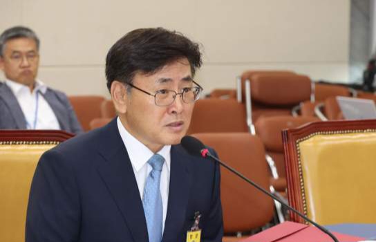 유상임 과학기술정보통신부 장관 후보자가 지난 8월 8일 서울 여의도 국회에서 열린 과방위 인사청문회에서 의원 질의에 답하고 있다. (사진=뉴시스)