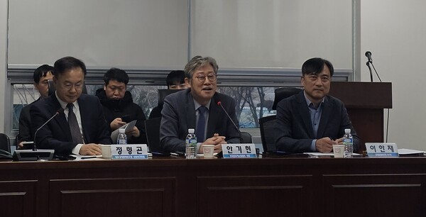 '트럼프 2.0시대 핵심 수출기업의 고민을 듣는다:반도체 산업' 간담회에서 반도체 업계 관계자들이 발언하고 있다. (사진=뉴스포스트 최종원 기자)