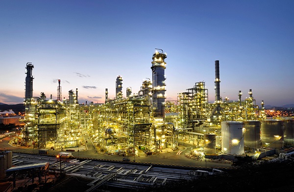 에쓰오일 울산 온산공단 공장 야경 전경. (사진=에쓰오일)