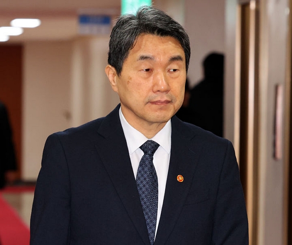 11일 이주호 교육부 장관이 서울 종로구 정부서울청사에서 열린 국무회의에 참석하고 있다. (사진=뉴시스)