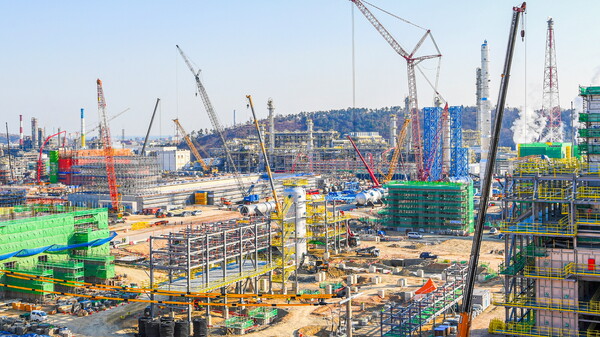 울산시 온산국가산업단지에서 S-OIL 샤힌 프로젝트가 내년 상반기 완공을 목표로 공사가 진행되고 있다. (사진=S-OIL)