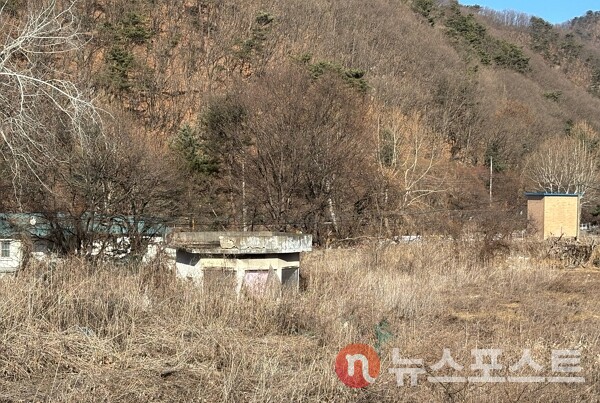 옛 성병관리소 건물 앞 감시 초소. 성병관리소를 탈출하려는 여성들을 감시하기 위한 공간이다. (사진=뉴스포스트 이별님 기자)