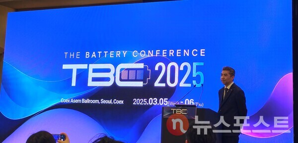 '인터배터리 2025' 더배터리컨퍼런스에서 김상진 SK온 부사장이 발표하고 있다. (사진=뉴스포스트 최종원 기자)