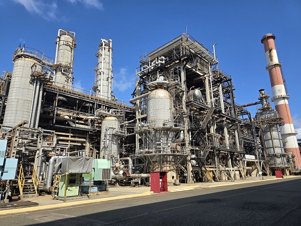 SK에너지가 신규 투자한 전용 탱크 및 배관을 통해 이송한 바이오 원료로 코프로세싱 방식의 지속가능항공유(SAF) 연속 생산이 가능한 설비 전경 (사진=SK에너지)