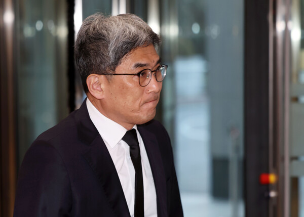 송재혁 삼성전자 디바이스솔루션 부문 최고기술책임자(사장)가 25일 서울 강남구 삼성서울병원 장례식장에 마련된 한종희 삼성전자 대표이사 부회장의 빈소를 방문하고 있다. (사진=뉴시스)