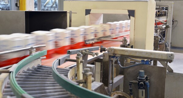 제조 현장 모습. (사진=SK C&C)