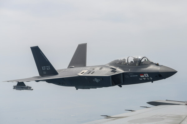 보라매에 탑승한 알누아이미 UAE AWC사령관. (사진=KAI)