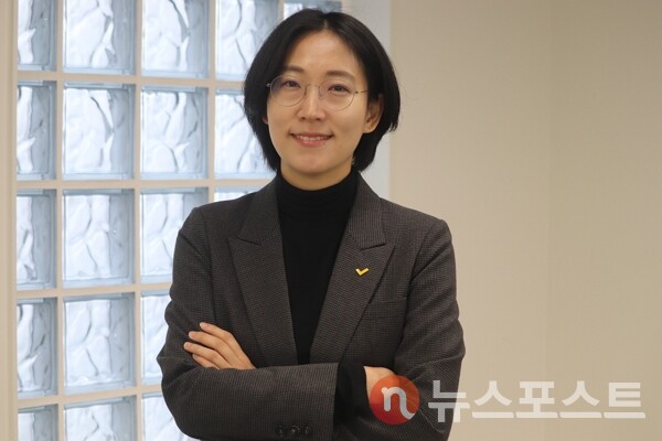 지난 18일 서울 마포구에서 장혜영 전 정의당 의원이 카메라를 보고 있다. (사진=뉴스포스트 이별님 기자)